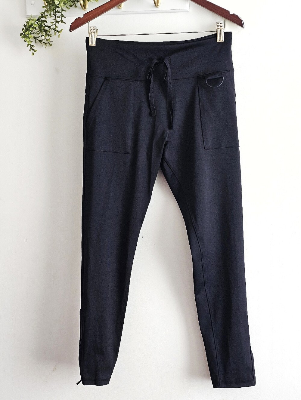 FLX Black Zip Hem Athletic Leggings Women’s Large Drawstring Pockets